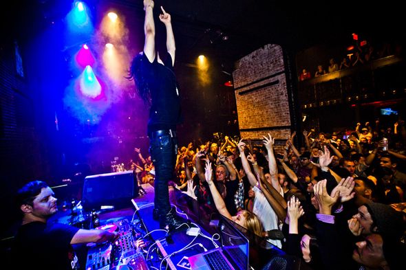 Benny Benassi - Cinema (Skrillex Remix) - dubstepmusic.hu